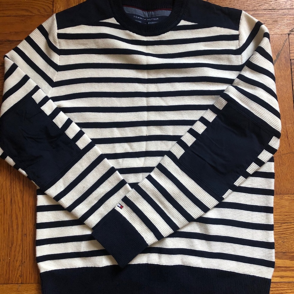 Tommy Hilfiger Sweater Size Medium